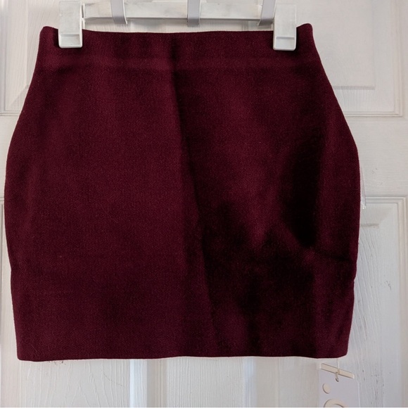 Commense V-Neck Slim Fitted Cardigan & Minimalist Slim Sweater Mini skirt set - Picture 12 of 16